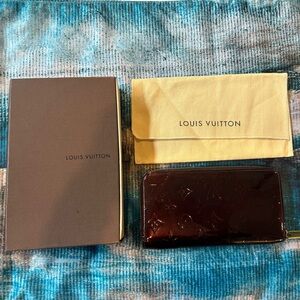 Louis Vuitton Vernis Zippy Wallet w/ Box and Dust Cover w/COA